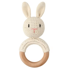  Грызунок-погремушка Зайка (вязанный)