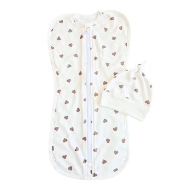 Евро пеленка кокон на молнии с шапочкой Кремовые сердечки (байка) №105 (0-6 мес)