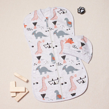 Евро пеленка кокон на молнии с шапочкой Серый с динозавриками (байка) №64 (0-6 мес)