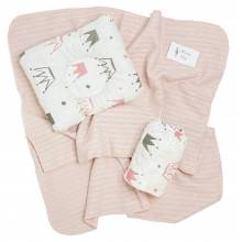 Набор в детскую кроватку 3в1 Розовые Короны с хлопковым пледом Набор в детскую кроватку 3в1 Розовые Короны с хлопковым пледом